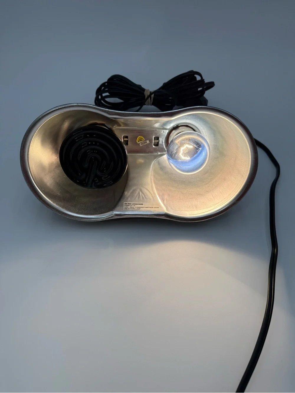 Zoo Med LF-19 Dual Dome Reptile Heat Lamp Fixture w/ Bulbs 200W Tested